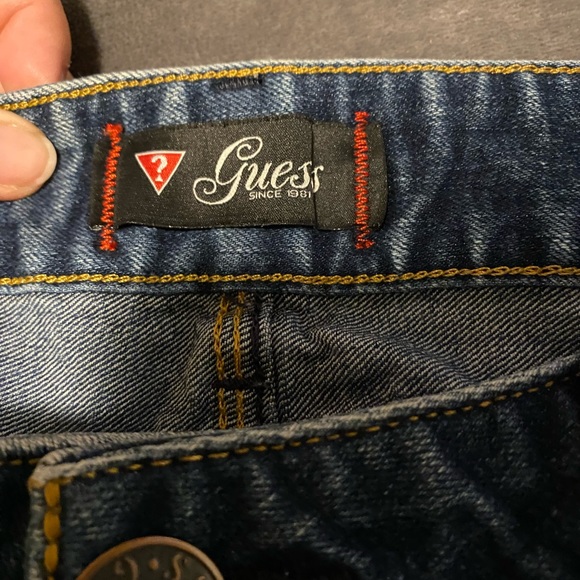 Size 32 dark wash vintage straight leg guess jeans! - Picture 4 of 4
